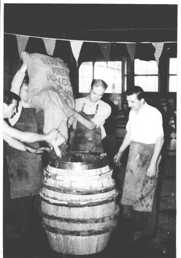 Coopers & Barrel Makers - Simonds Website
